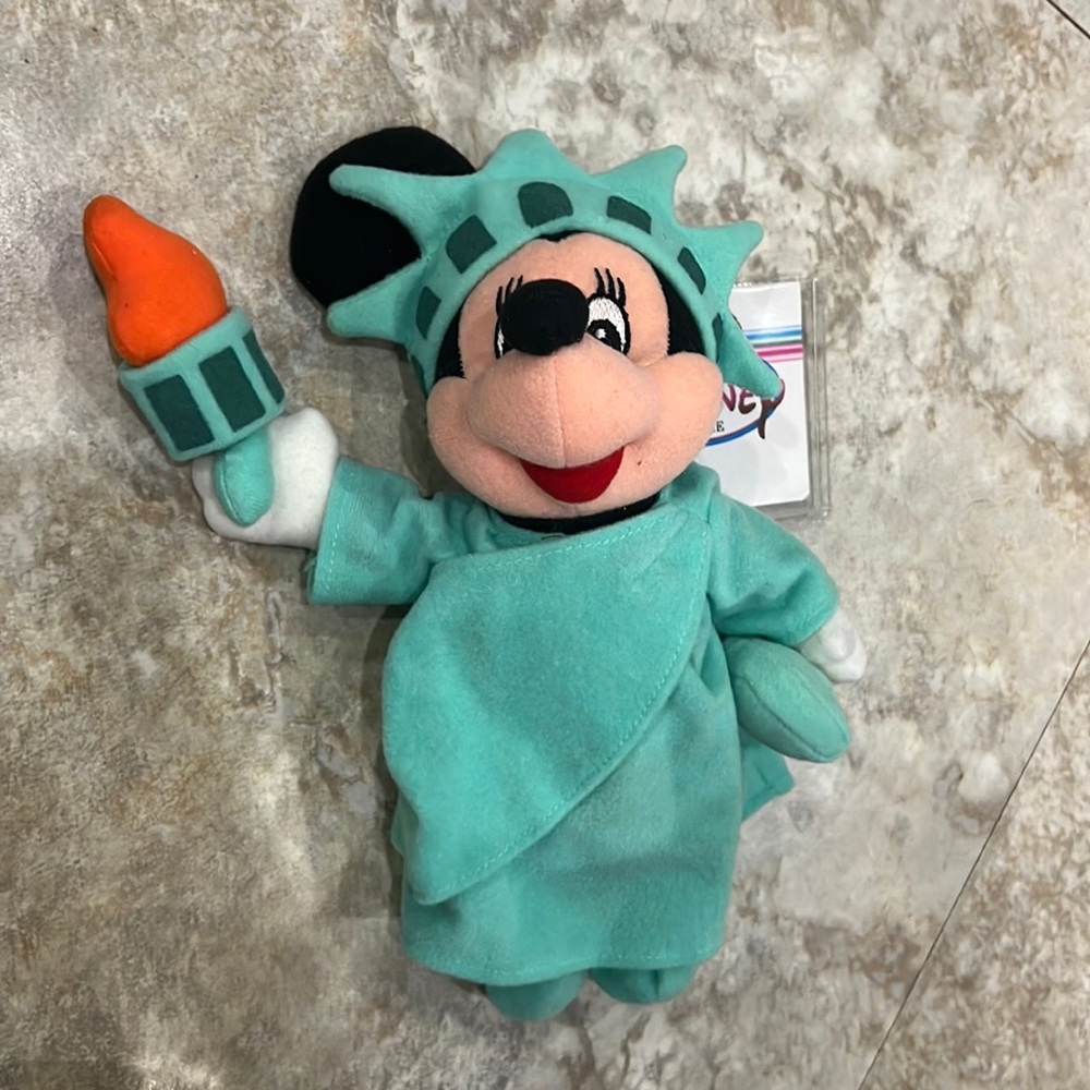 Vintage Statue of Liberty Minnie Mouse